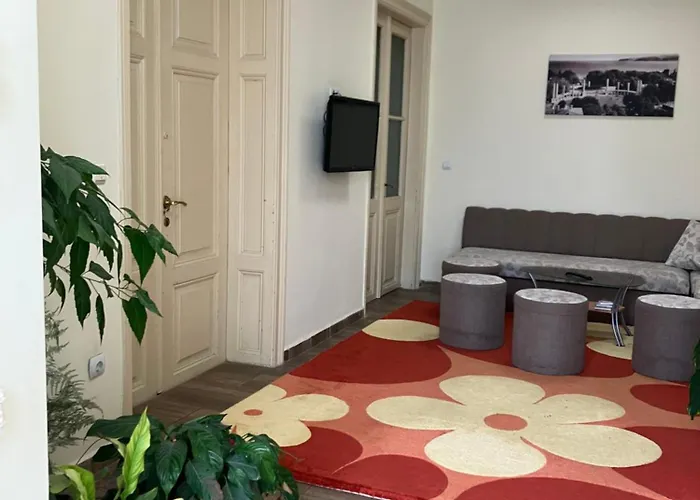 Hostel Rayska Yabalka