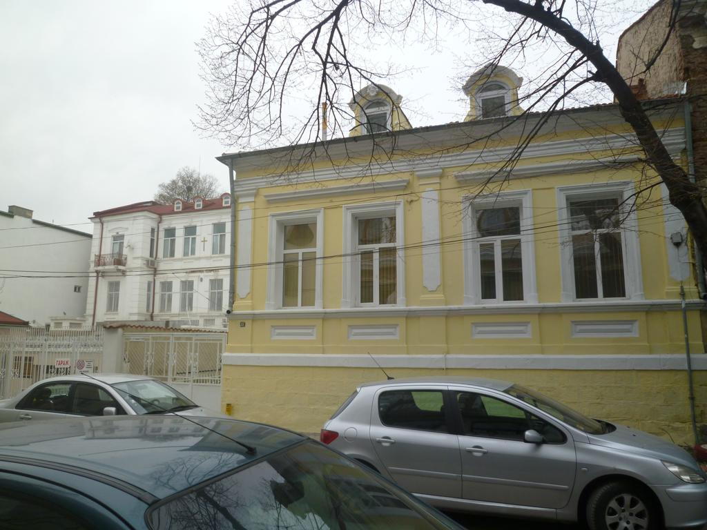Хостел Rayska Yabalka Варна